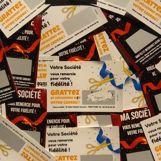 Esta colección está dirigida a profesionales que desean inaugurar una tienda, un negocio o incluso una asociación utilizando boletos rasca y gana con ese propósito. Lo importante es ofrecer regalos que sean apreciados por los clientes y que los motiven a regresar en el futuro, como descuentos en los productos o servicios ofrecidos por la empresa o el club, muestras gratuitas de productos o servicios, tarjetas de regalo para usar en futuras compras, artículos promocionales personalizados con el logotipo de la empresa o la asociación, como camisetas, bolsas, bolígrafos o llaveros, entradas para eventos futuros organizados, como conciertos, conferencias o exposiciones... Esta colección está dirigida a profesionales que desean inaugurar una tienda, un negocio o incluso una asociación utilizando boletos rasca y gana con ese propósito. Lo importante es ofrecer regalos que sean apreciados por los clientes y que los motiven a regresar en el futuro, como descuentos en los productos o servicios ofrecidos por la empresa o el club, muestras gratuitas de productos o servicios, tarjetas de regalo para usar en futuras compras, artículos promocionales personalizados con el logotipo de la empresa o la asociación, como camisetas, bolsas, bolígrafos o llaveros, entradas para eventos futuros organizados, como conciertos, conferencias o exposiciones...